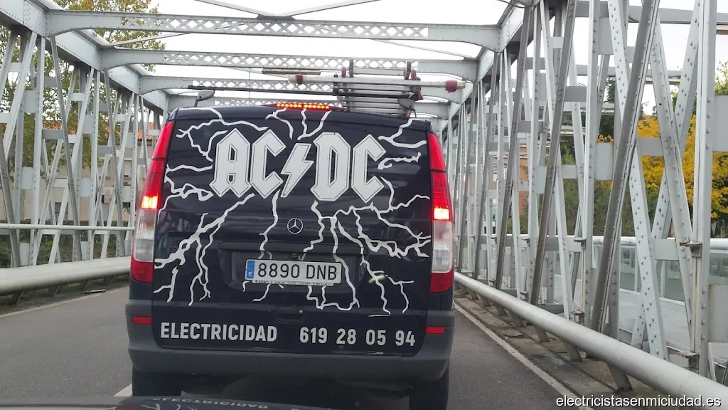 Electricidad ACDC Zamora