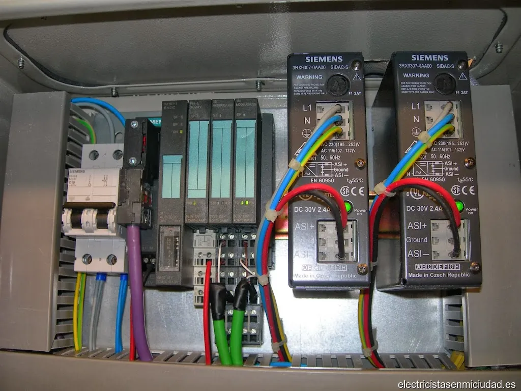 Electricistas Ourense 24 Victor luz y clima averias