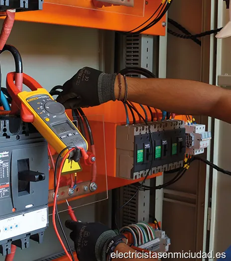 ROSCO Instalaciones - Lampista - Electricista - Fontanero - Aerotermia