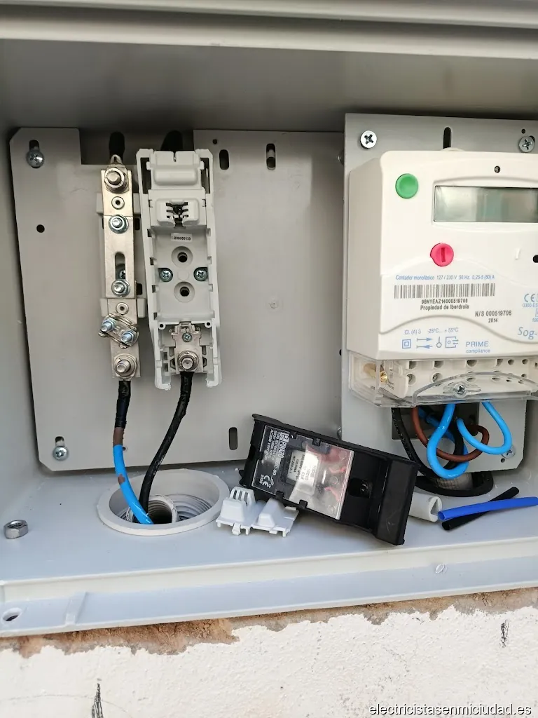 Electricista JAVIER PIERA