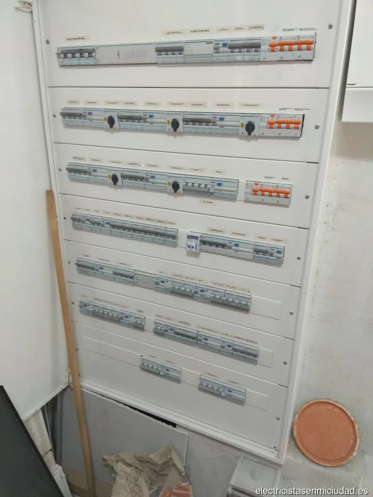 Angel Hurtado Jiménez (AHJ electricidad)