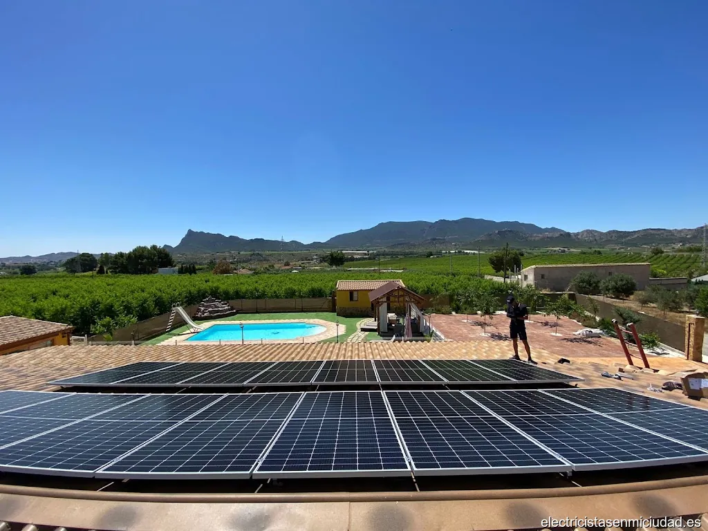 Peris Electricidad - Instaladores de placas solares y mantenimiento eléctrico