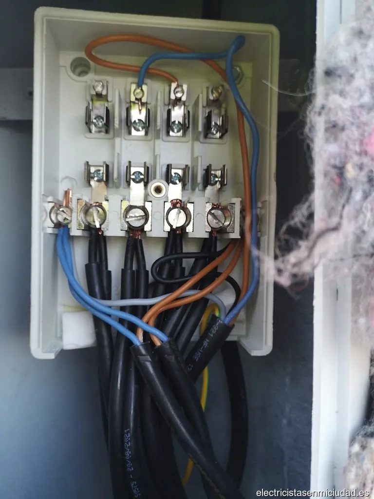 Electricidad A. Carnerero