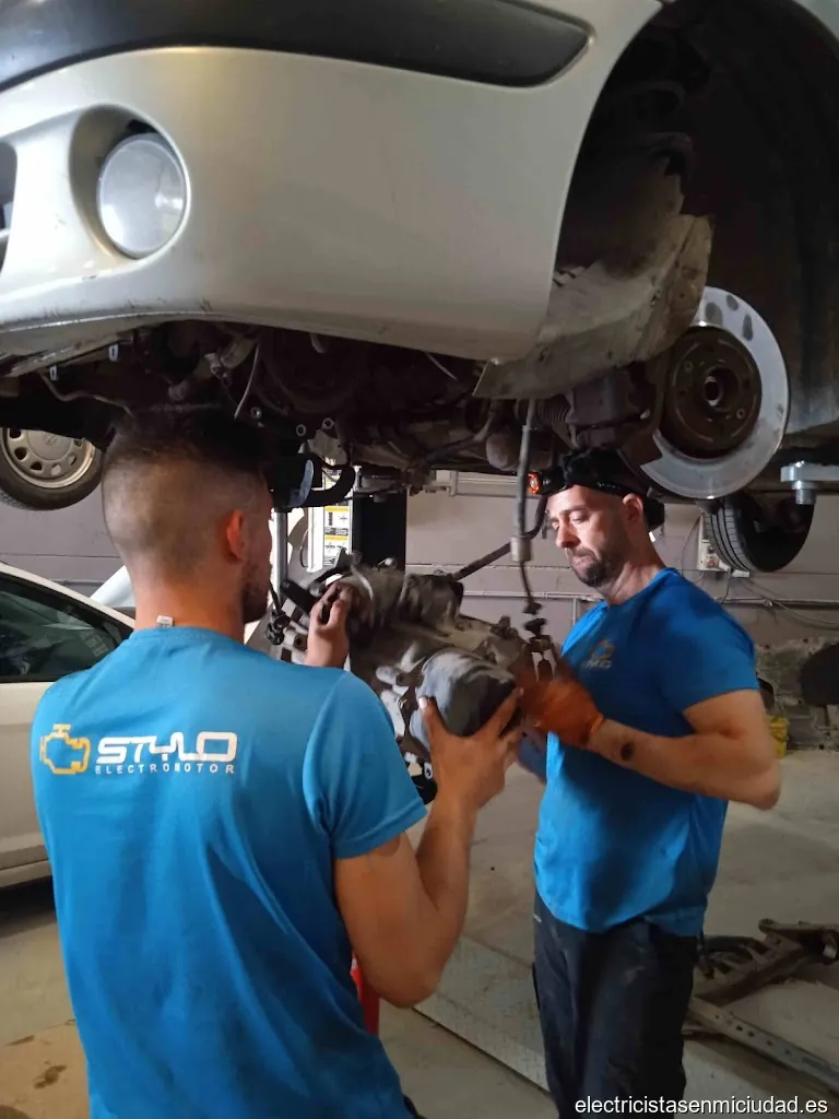 Taller STYLO ELECTROMOTOR vehiculo convencional , hibrido y electrico.
