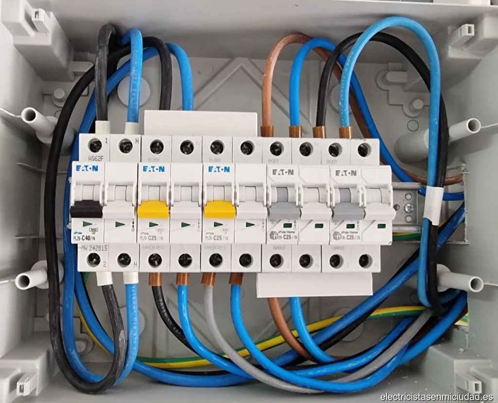 AM INSTALACIONES ELÉCTRICAS