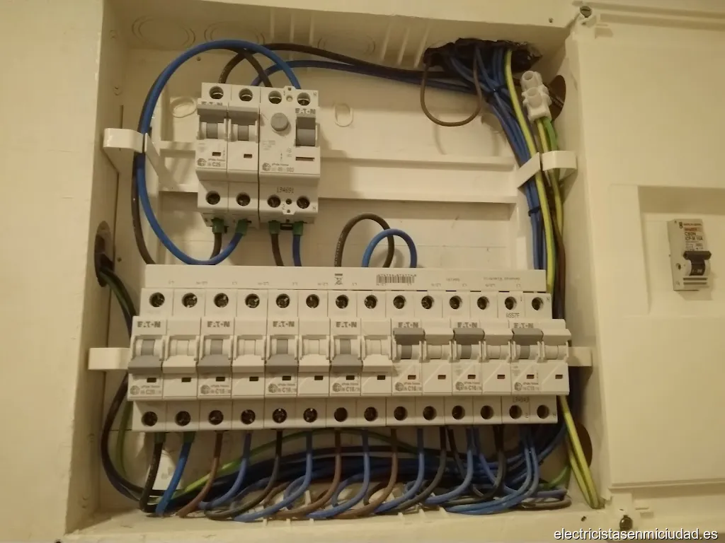 INSTARGI ELEKTRIZITATEA