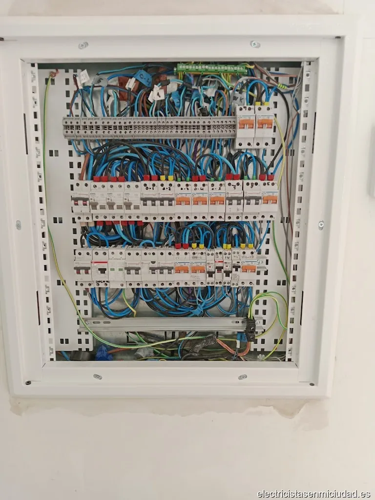 LA LLUM | ELECTRICISTAS Calpe