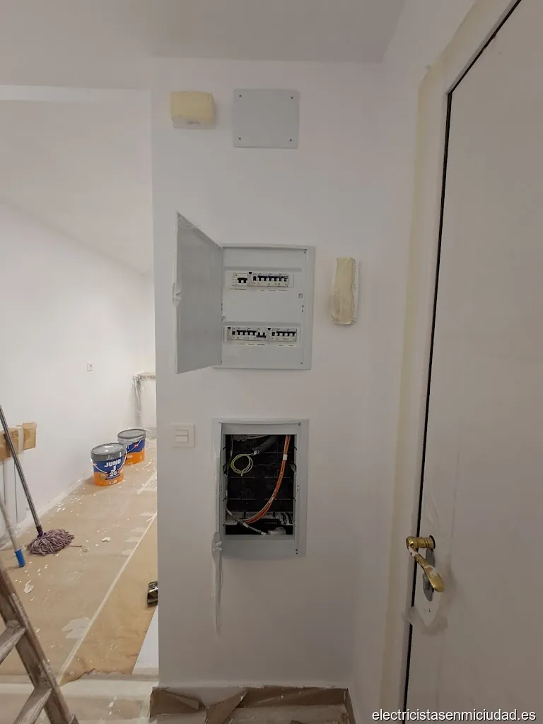 Instalaciones Electricas MURZAL SL. B-75455725