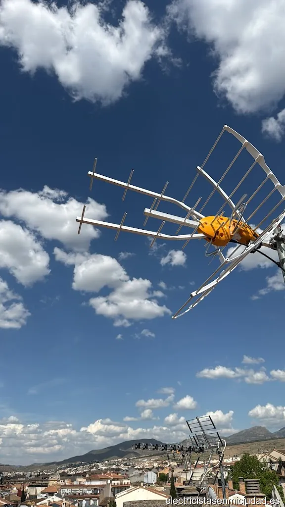 GRUPO ANDALUZ DE TELECOMUNICACIONES Y ELECTRICIDAD