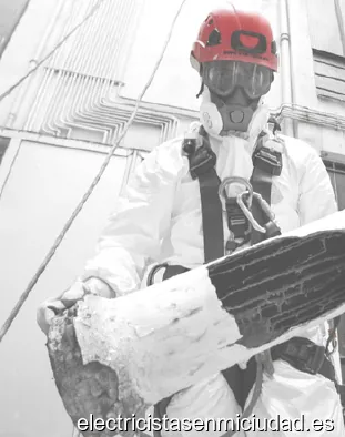 Bajantes uralita | SIV ® | Trabajos verticales | Instalaciones | Retirada de amianto