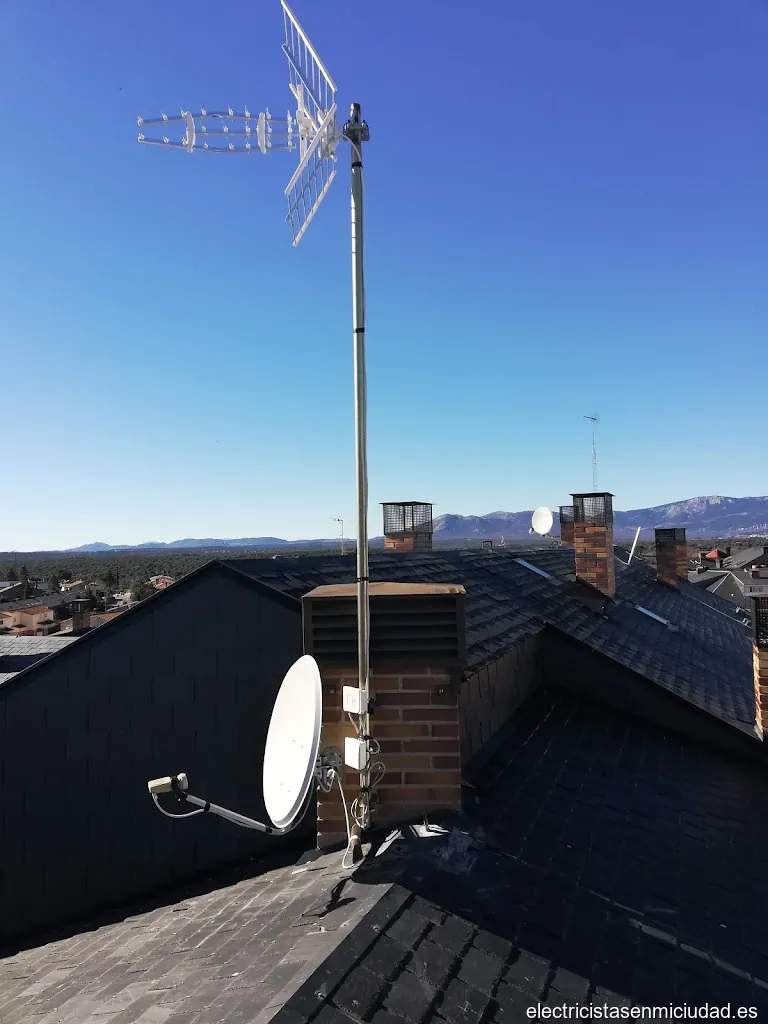 antenistasyelectricistas.com