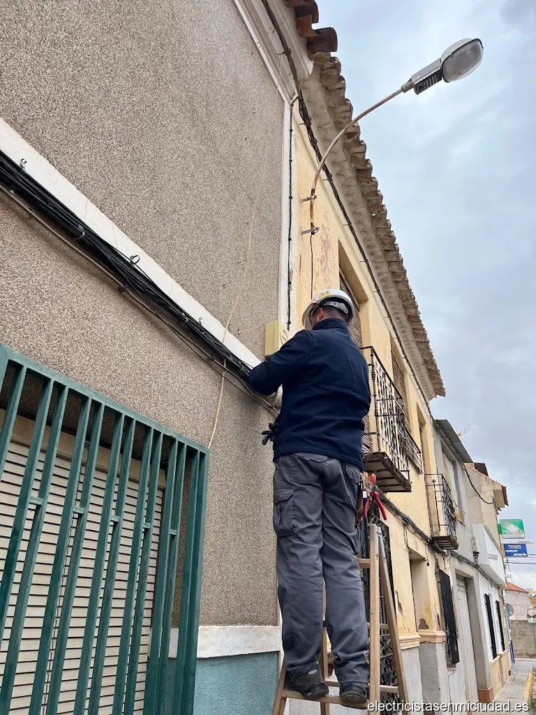 Carlos Martín Electricista