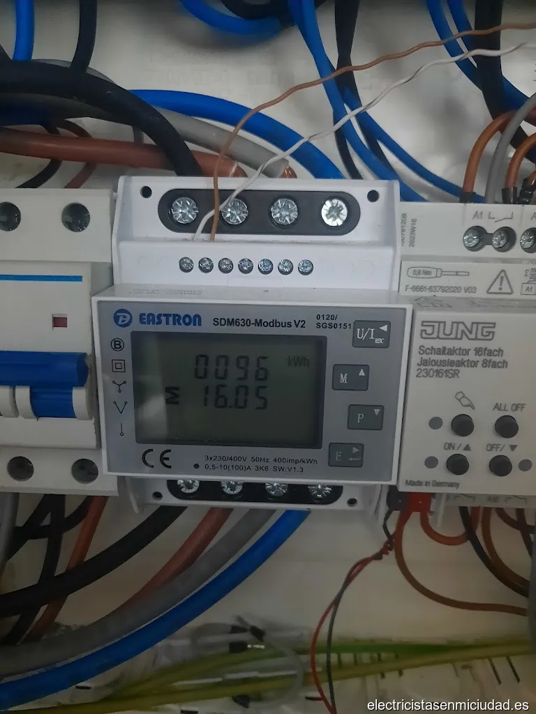 Serveis e instalacions electrics Reyes