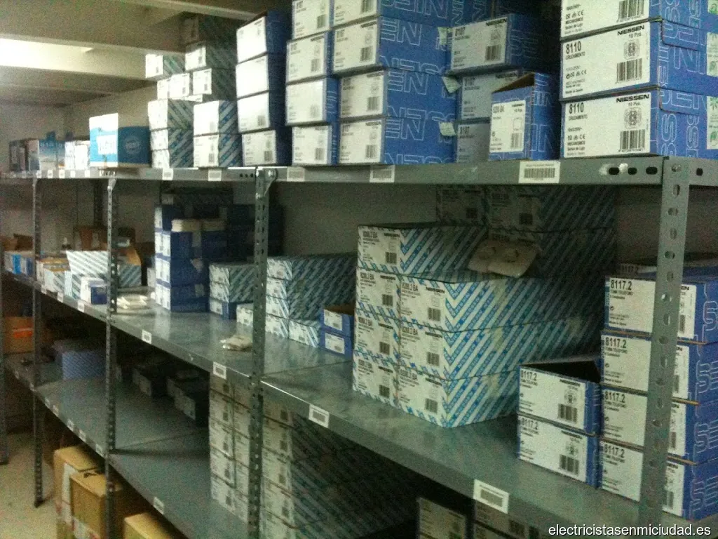 HIMOLUZ ELECTRICISTAS / TIENDA